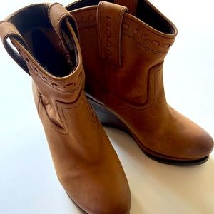 Ariat Broadway Wedge Ankle Boots Western Size 6